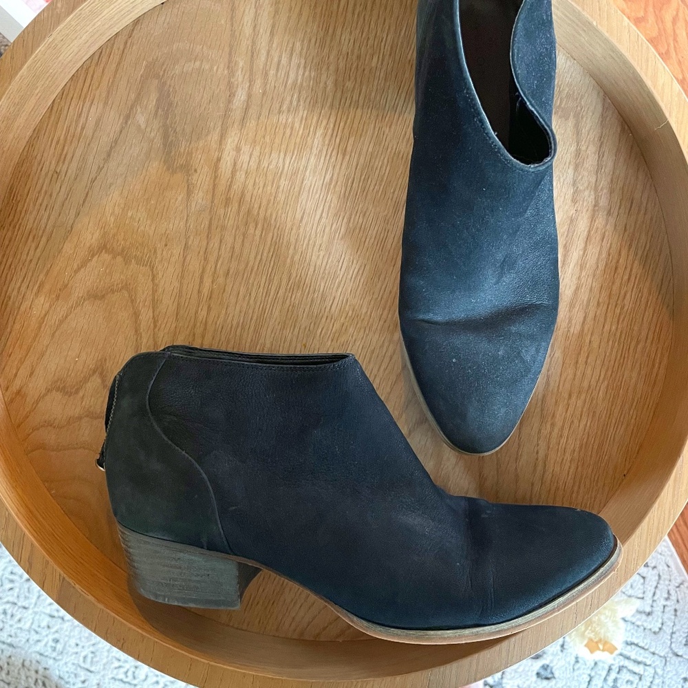 Black Caslon Booties